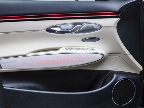 Used 2026 Genesis GV70 2.5T Advanced image 21