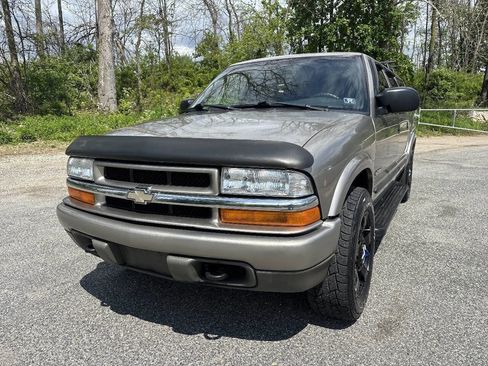 Used 2003 Chevrolet S10 Pickup LS AWD/4WD image 5