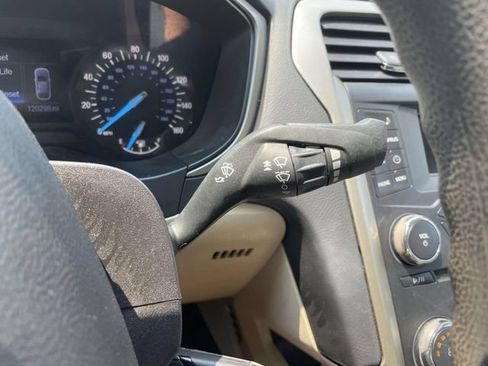 Used 2016 Ford Fusion SE FWD image 28