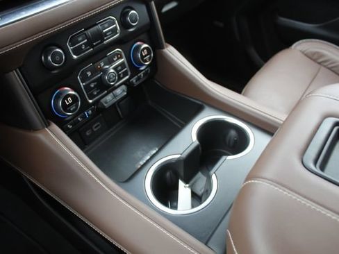 Used 2024 Chevrolet Tahoe High Country w/ Advanced Technology Package AWD/4WD image 37