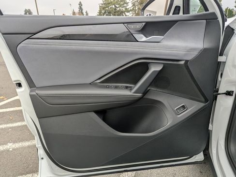 New 2026 Volkswagen Tiguan SE image 10