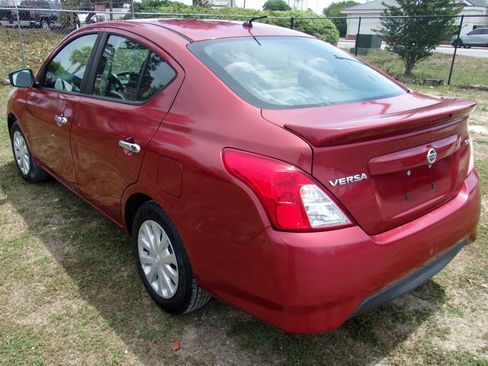 Used 2017 Nissan Versa SV FWD image 5