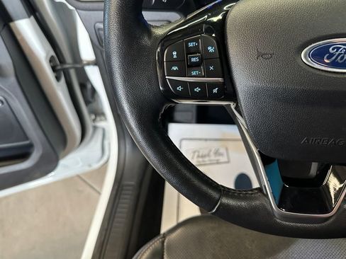 Used 2021 Ford Escape Titanium AWD/4WD image 11