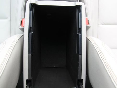 Used 2017 Toyota Camry XLE w/ Moonroof Package image 19