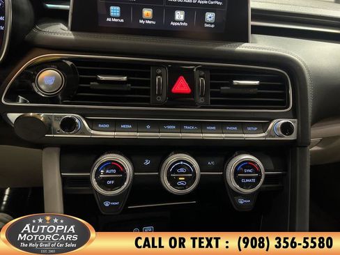 Used 2020 Genesis G70 2.0T image 32