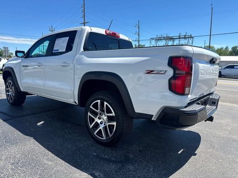 Used 2023 Chevrolet Colorado Z71 w/ Z71 Convenience Package 2 AWD/4WD image 5