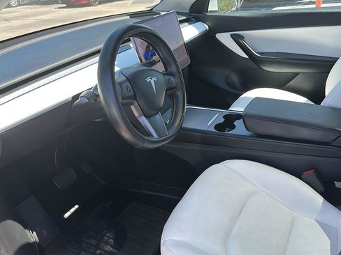 Used 2021 Tesla Model Y Long Range AWD/4WD image 6