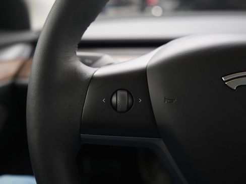 Used 2023 Tesla Model 3 Standard Range RWD image 25