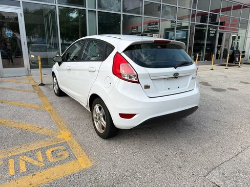 Used 2018 Ford Fiesta SE FWD image 3