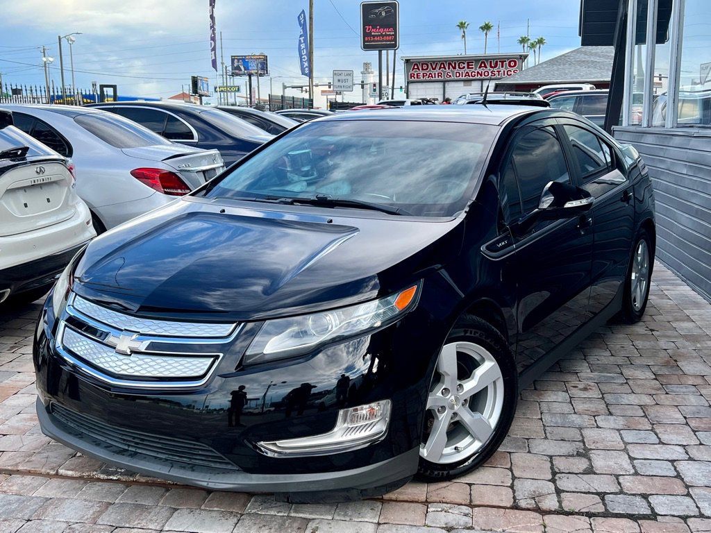 Used 2013 Chevrolet Volt FWD image 1