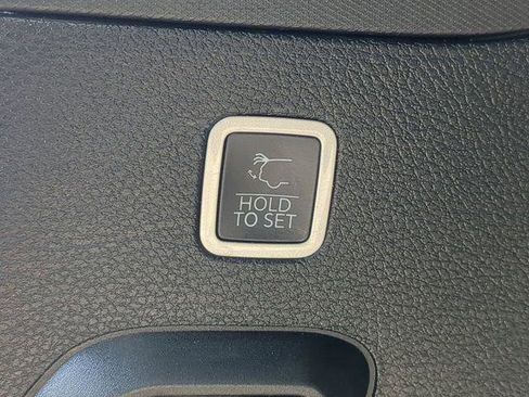 Certified 2022 Jeep Wagoneer Series III image 15