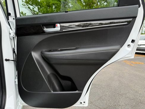 Used 2015 Kia Sorento SX image 65
