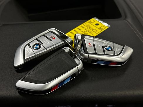 Used 2022 BMW M850i xDrive Convertible image 40