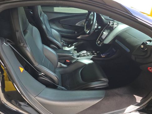 Used 2022 McLaren GT RWD image 4