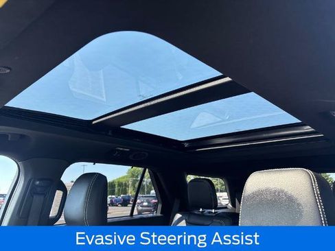 Certified 2023 Ford Explorer ST w/ Equipment Group 401A AWD/4WD image 18