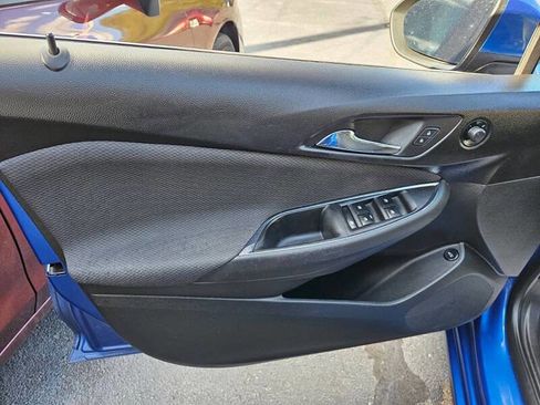 Used 2017 Chevrolet Cruze LT image 13