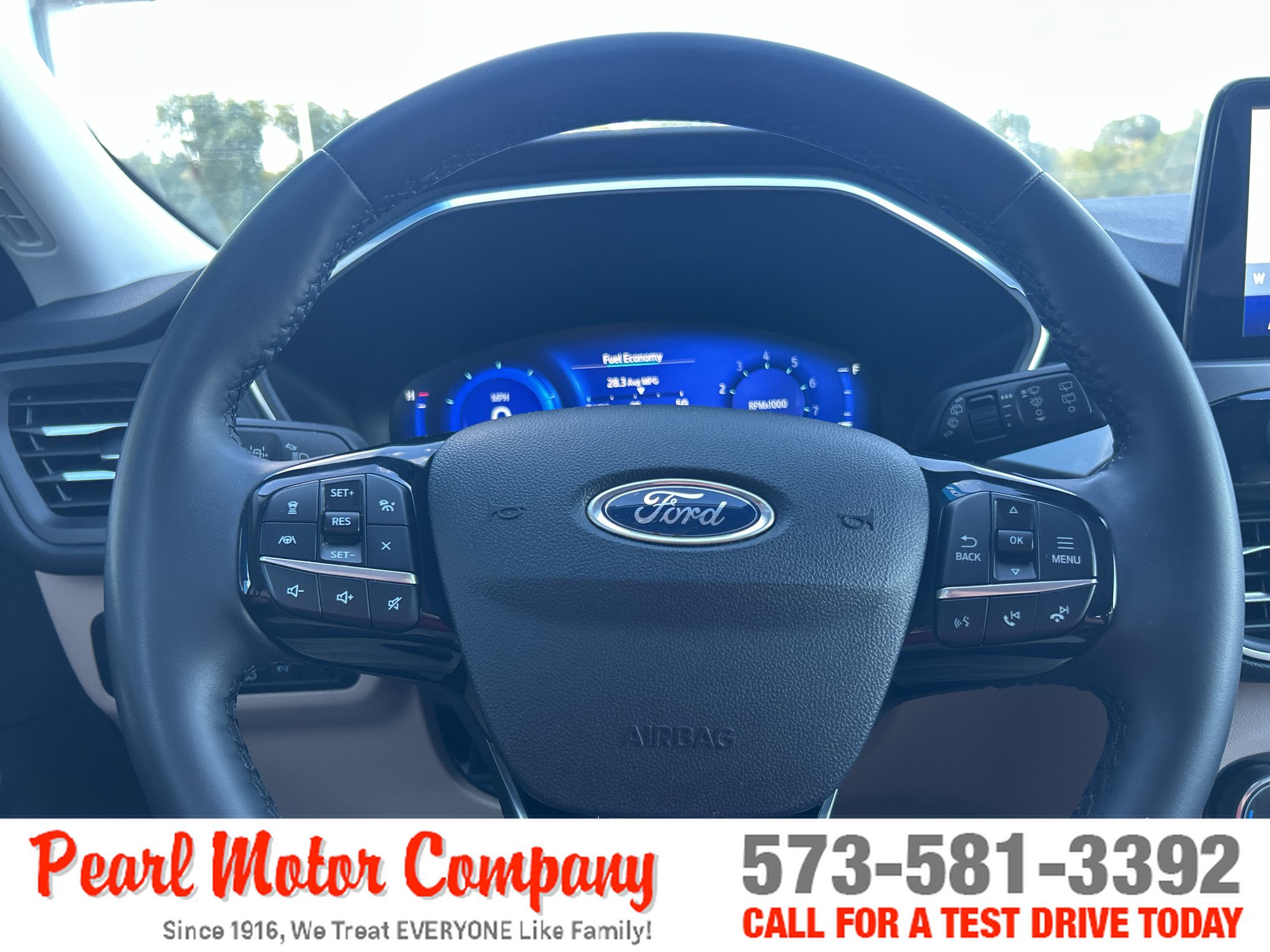 Used 2022 Ford Escape Titanium w/ Class II Trailer Tow Package AWD/4WD image 13
