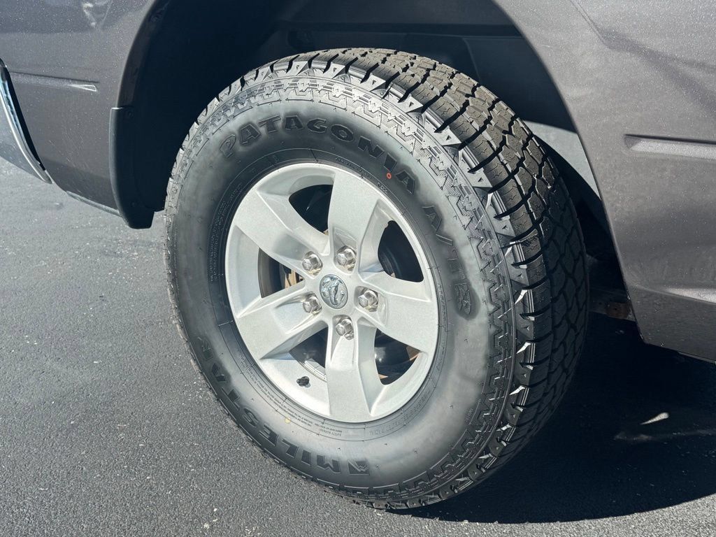Used 2019 RAM 1500 Classic SLT w/ Luxury Group AWD/4WD image 23