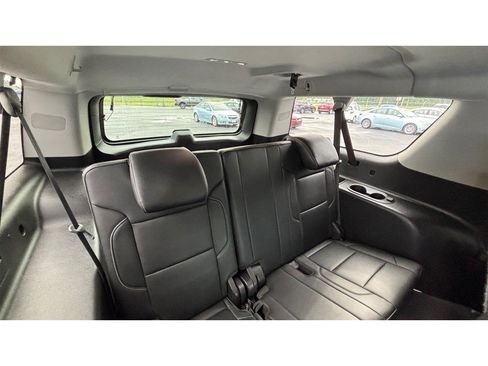Used 2019 Chevrolet Suburban LT image 17