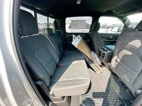 New 2026 RAM 1500 4x4 Crew Cab image 32