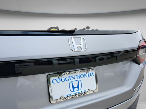 Used 2025 Honda Pilot Touring image 37