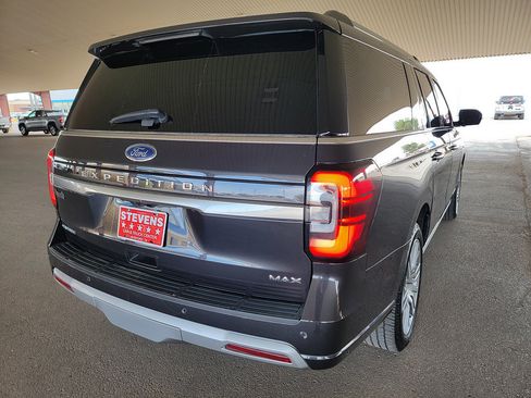 Used 2024 Ford Expedition Max Platinum AWD/4WD image 3