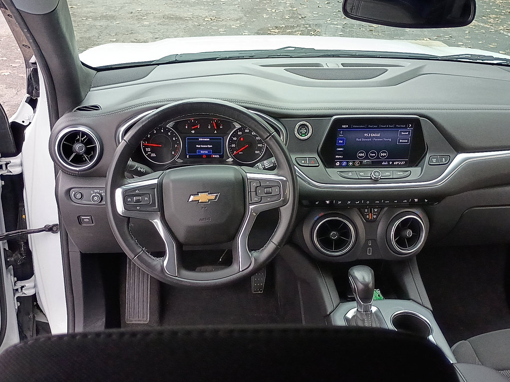 Used 2020 Chevrolet Blazer LT FWD image 12