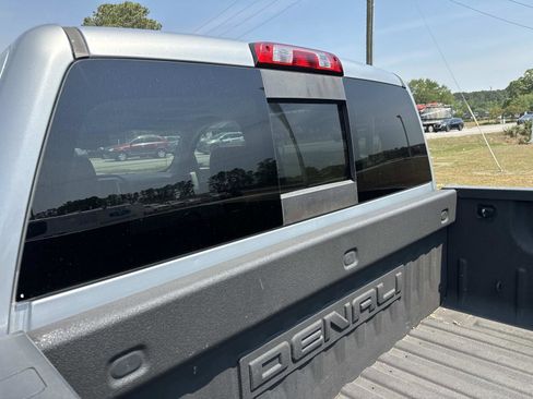 Used 2018 GMC Sierra 2500 Denali w/ Duramax Plus Package AWD/4WD image 13