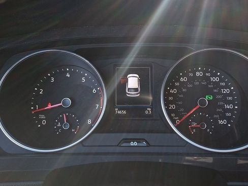 Used 2021 Volkswagen Tiguan SE R-Line image 21