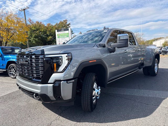 Used 2026 GMC Sierra 3500 Denali Ultimate AWD/4WD image 3