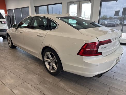 Used 2018 Volvo S90 T5 Momentum w/ Convenience Package image 6