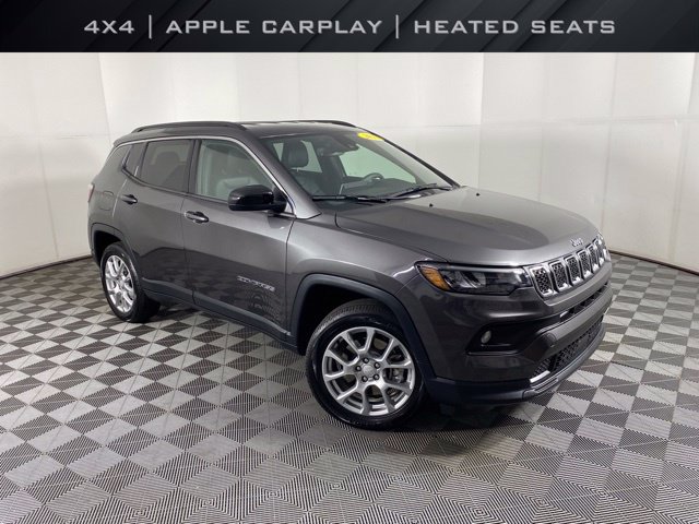 Used 2023 Jeep Compass Latitude AWD/4WD image 1