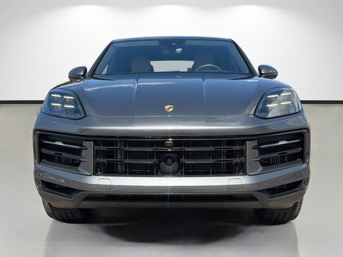 Used 2025 Porsche Cayenne Coupe image 8