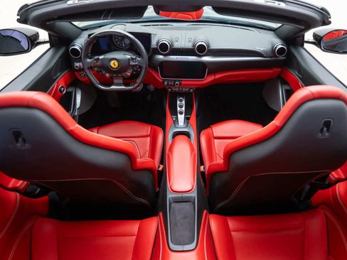 Used 2020 Ferrari Portofino RWD image 30