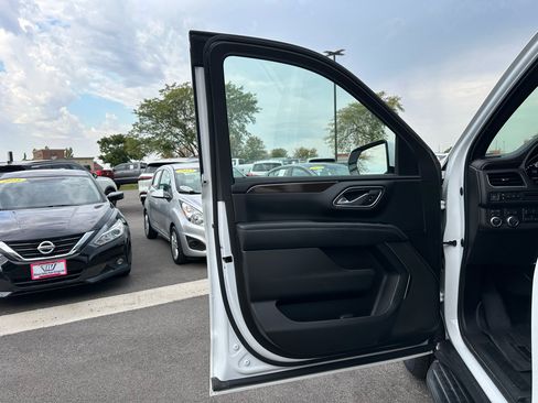 Used 2022 GMC Yukon XL SLE w/ Max Trailering Package image 11