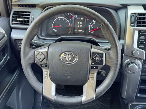 Used 2021 Toyota 4Runner SR5 image 19