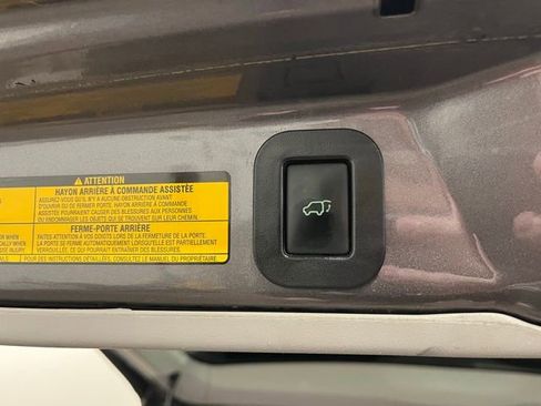 Used 2013 Toyota Sienna SE image 31