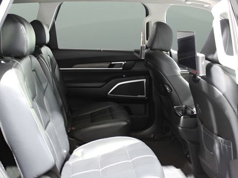 Used 2022 Kia Telluride EX w/ EX Premium Package FWD image 17
