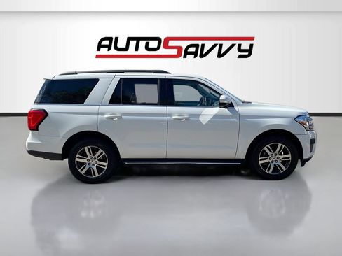 Used 2023 Ford Expedition XLT AWD/4WD image 8