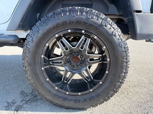 Used 2014 Jeep Wrangler Unlimited Sport image 28