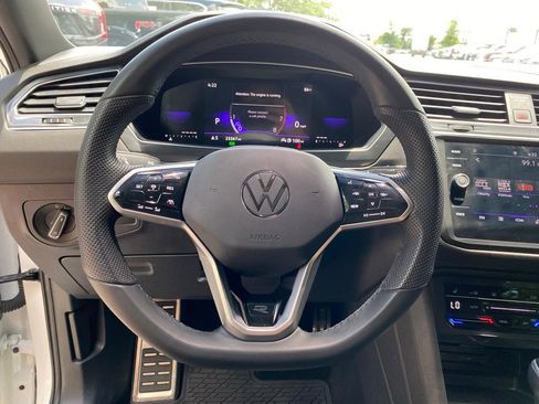 Used 2024 Volkswagen Tiguan SE R-Line FWD image 11