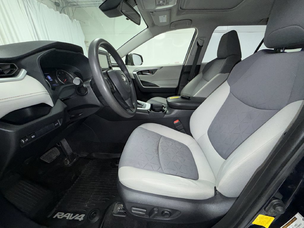 Used 2019 Toyota RAV4 XLE w/ Convenience Package AWD/4WD image 12