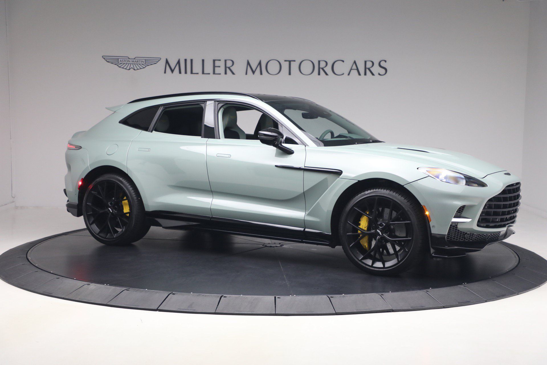 Used 2025 Aston Martin DBX 707 AWD/4WD image 10