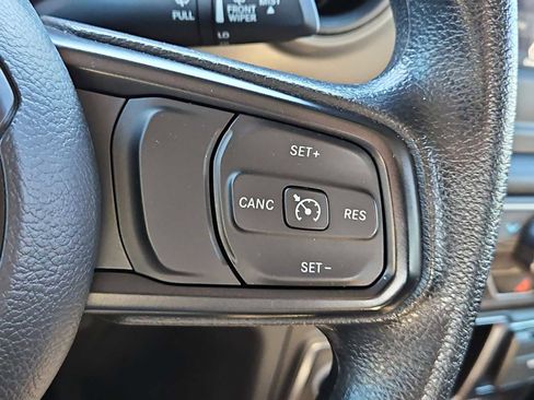 Used 2022 Jeep Gladiator Sport image 23