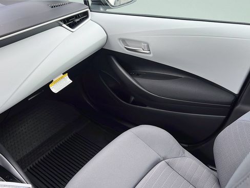 Used 2026 Toyota Corolla SE FWD image 12