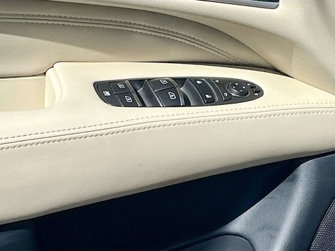 Used 2019 INFINITI QX60 Luxe w/ Essential Package FWD image 18