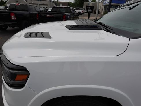 Used 2023 RAM 1500 Limited AWD/4WD image 9