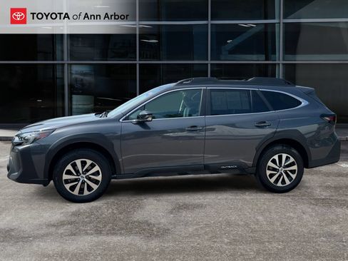 Used 2024 Subaru Outback Premium AWD/4WD image 9