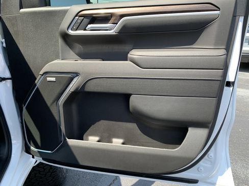 New 2025 Chevrolet Silverado 1500 RST AWD/4WD image 37