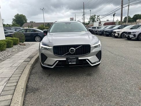 Used 2025 Volvo XC60 B5 Plus AWD/4WD image 10